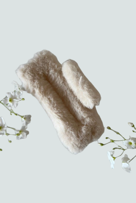 Pinza de cabello color crema de peluche - Florita Bonita