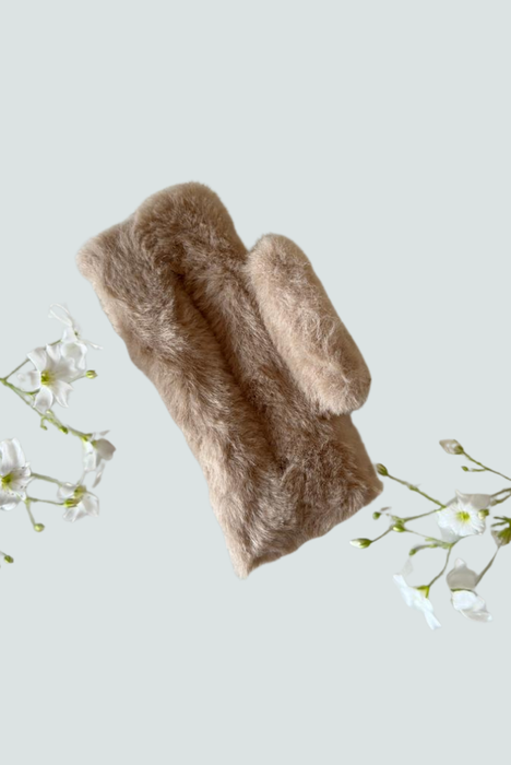 Pinza cuadrada de peluche marrón suave para el cabello - Florita Bonita